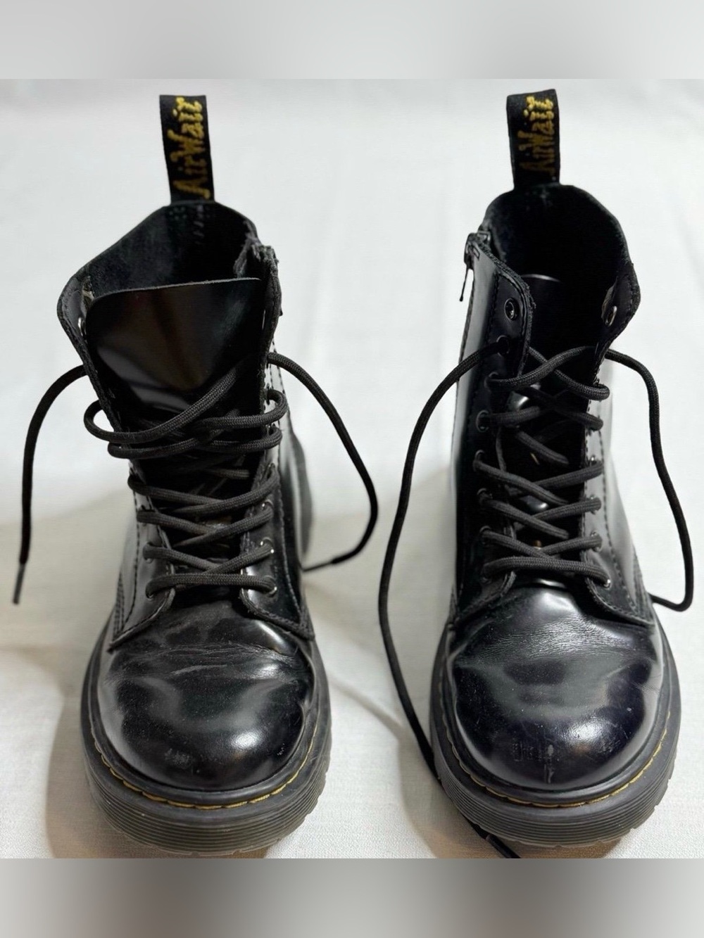 Dr. Martens Delaney Size 2 Y Girls Kids Black Glossy Leather Ankle Zipper Boots